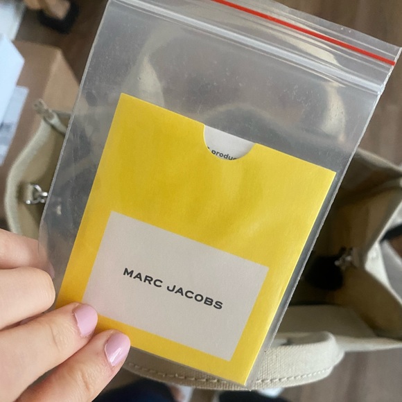 Marc Jacobs Medium Canvas Tote!! - Picture 3 of 6